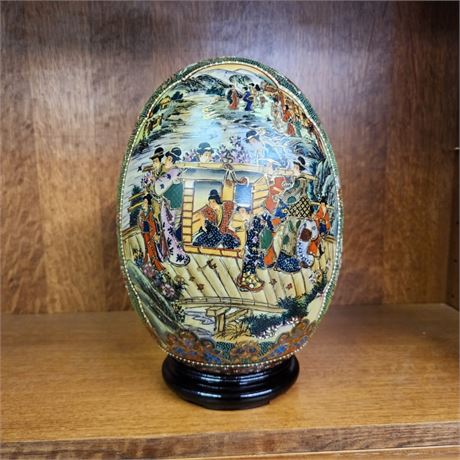 Vintage Satsuma Ware Decorative Egg...11x7