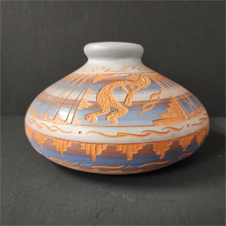 Genuine Navajo Pottery by Linda Wilson