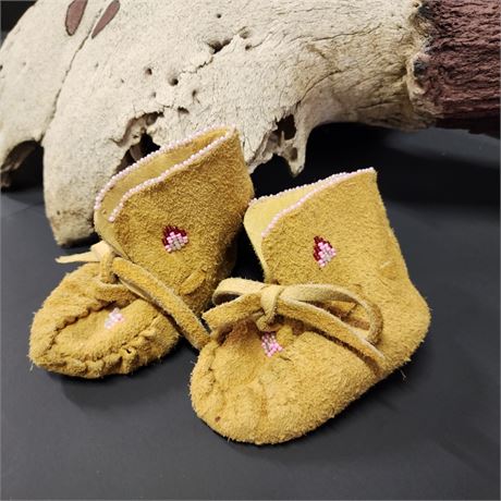 Handmade & Beaded Baby Moccasins