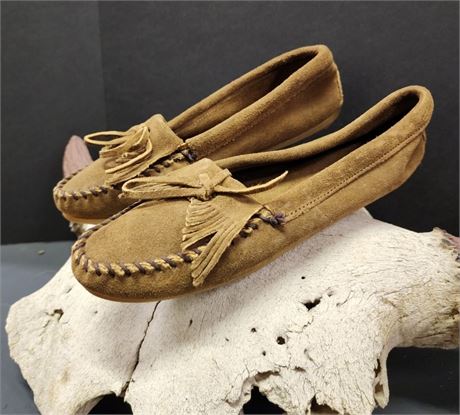 New Minnetonka Mocs - Sz 10