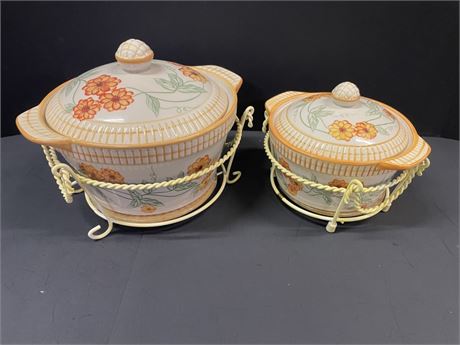 Nice Lidded Temp-Tations Oven Ware with Serving Stands...9"&7" dia