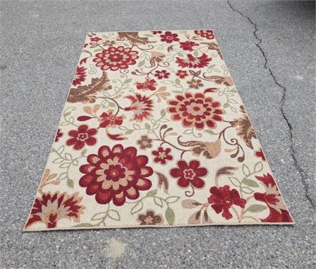 Floral Area Rug - 96"x59" - Nice and Clean!