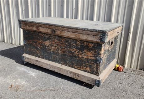 Sturdy Steel Top Rolling Work chest - Needs Castor Work - 39x22x22