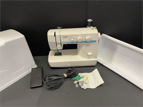 Portable Brother LS-1217 Sewing Machine w/ Carry Case