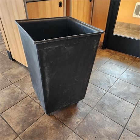 Square Rolling Trash Container - 19x19x28⬆️