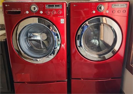 Samsung Front Loading Washer/Dryer w/ Pedestals (approx. 10yrs old)