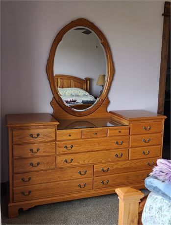 Nice Oak Dresser w/ Oval Mirror - (dimensions to come)