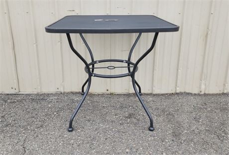 Metal Mesh Top Pato Table - 30" x 30" Table Top Size