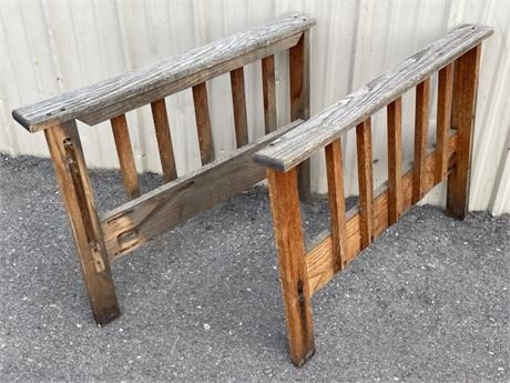 Weathered Wood Rails - 32x23