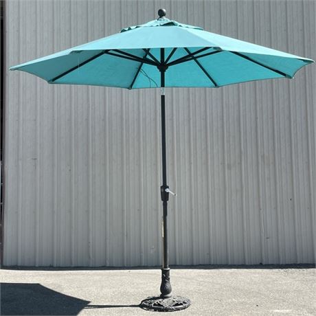 Nice Patio Umbrella w/ Wrought Iron Base