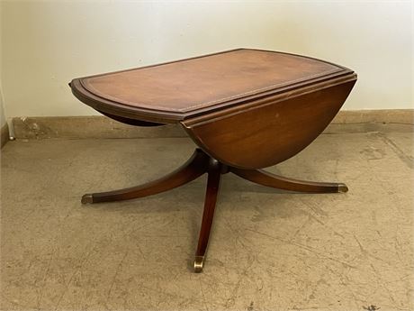 Vintage Mahogony Drop Leaf Table - 36" Diameter , 17"⬆️