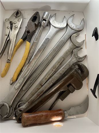 Box of wrenches/misc