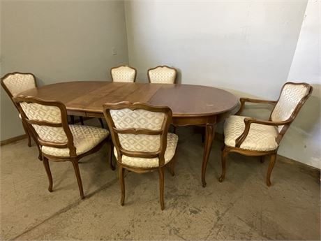 Vintage Dining Room Table w/ 6 Chairs