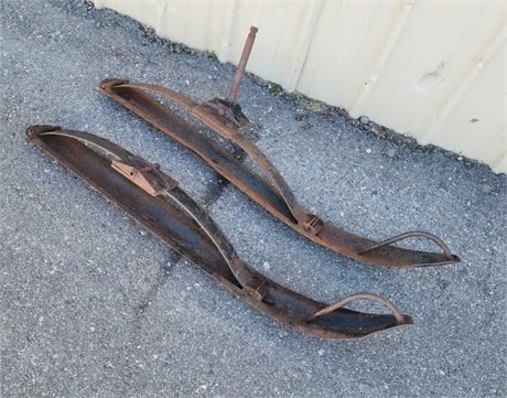 Vintage Snowmobile Ski Pair - 39"➡️