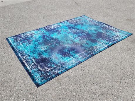 Area Rug - 6'6"x9'4"