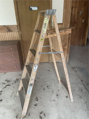 Step ladder