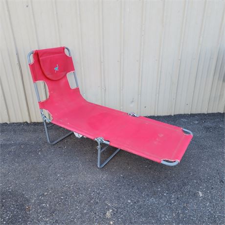 Ostrich Sun Bathing Lounge Chair