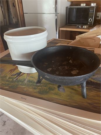 Cast iron melting pan and crock