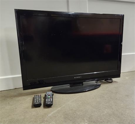 37" Dynex LCD TV w/ Remote