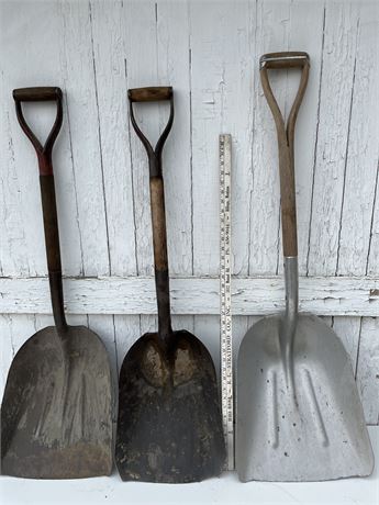 3 Old Scoop Shovels