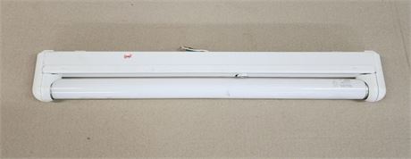 Never Used - Lampi 20 Watt Florescent Light - 24"