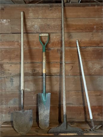 Selection of 4 Outdoor Yard Tools