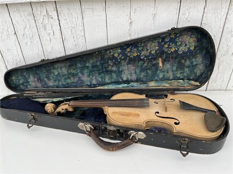Antonius Stradivarius Cremonensis Violin and Case