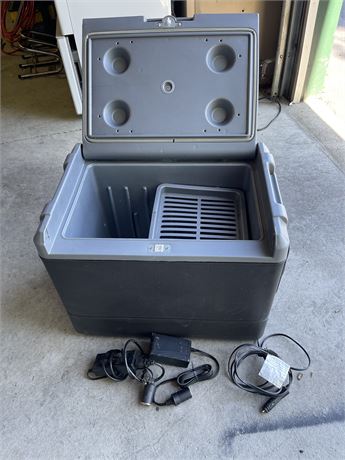 Coleman 12 V/110 cooler with both adapters… Works