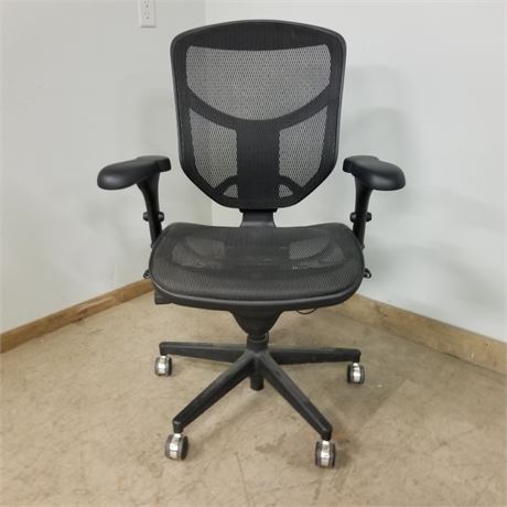Nice Modern Adjustable Office Chair