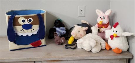 Assorted Vintage Battery Op Stuffed Toys w/ Tote