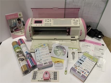 Cricut Personal Electronic Cutter w/ Extras!