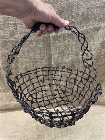 Awesome Barbed Wire Basket - 13x14