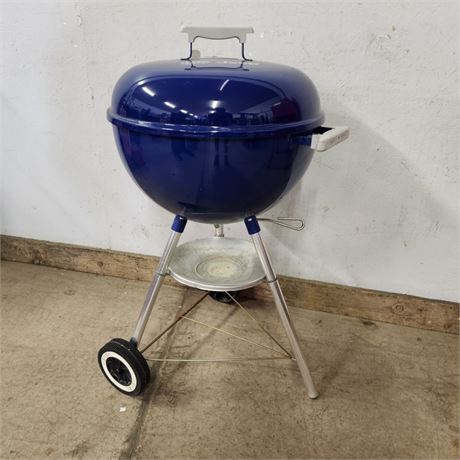 Small Clean "Jeep" Weber Outdoor BBQ 17" Grill