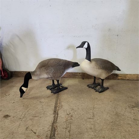 Goose Decoy Pair