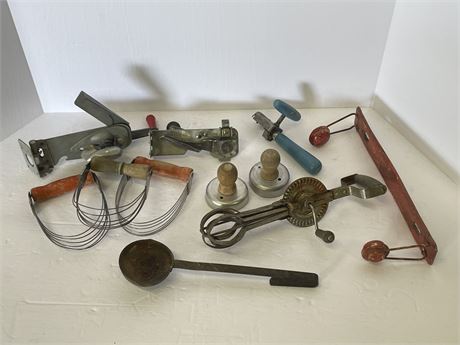 Assorted Vintage Culinary Items