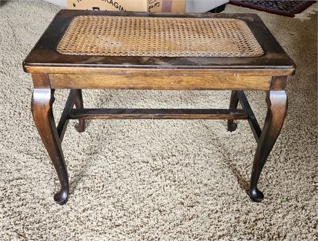 Vintage Small Side/Accent Table - 24x15x18