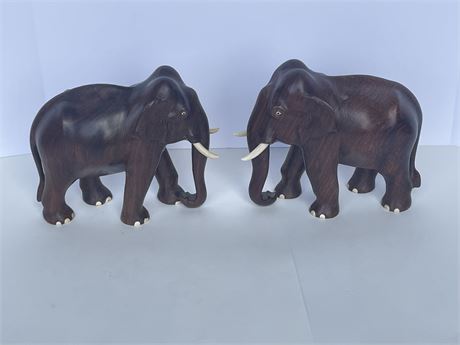 Vintage Collectible Carved Wood Elephant Pair