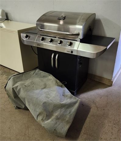 Charbroil Commercial Series BBQ with Empty Tank & Cover