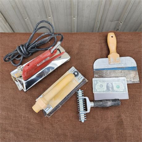 Assorted Flooring Handyman Items