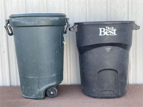 2 Rolling Trash Cans