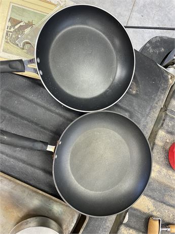 2 12" NON STICK FRY PANS