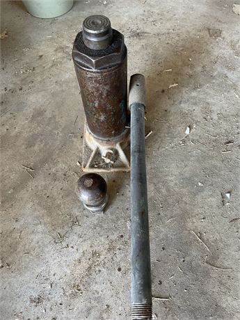 HYDRAULIC JACK AND BALL HITCH