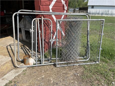 WIRE DOG KENNEL