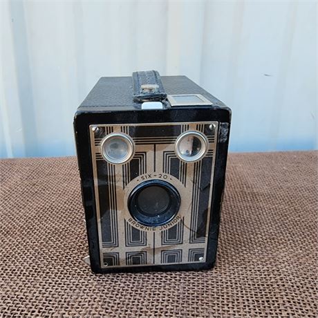 Vintage Six-20 Brownie Junior Camera