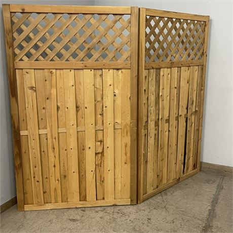 Folding Wood Lattice Outdoor Privacy Screen - Each Panel Measures: 42x84