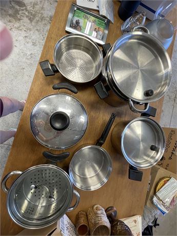 11 PIECE STAINLESS STEEL POTS & PANS