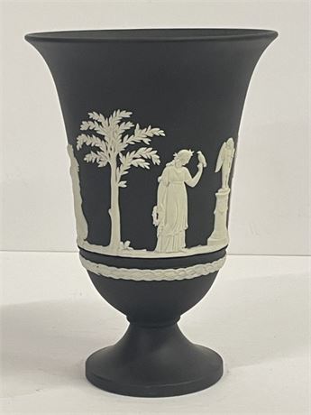 Wedgwood Basalt Black Vase - 7.5"⬆️.