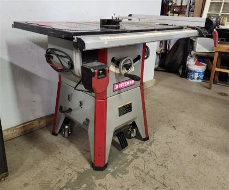 Nice 10" Craftsman Contractors Table Saw with Extra Blades