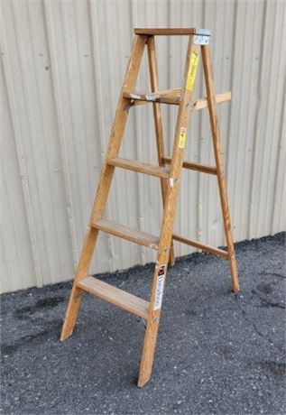 5' Wood Step Ladder