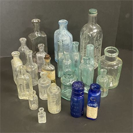 Assorted Vintage Medicine/Apothecary Bottles